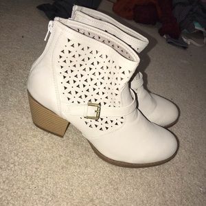 High heel boots